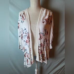 Maurices Kimono White Floral Print One Size Cover Up 1/2 Sleeve Open Front Flowy